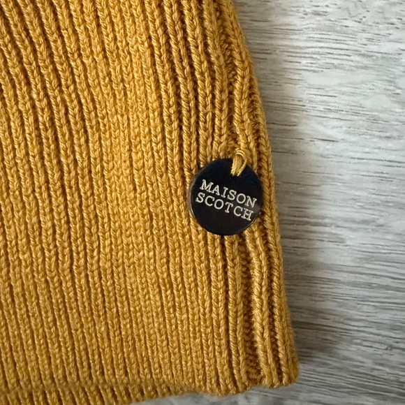 Scotch & Soda Maison Scotch Women’s mustard Pearl V Neck Cardigan XS - Picture 8 of 10